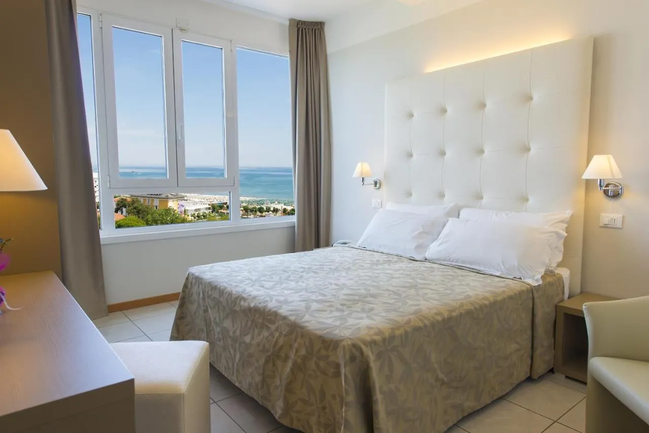 Hotel Cristallo Riccione 4*,