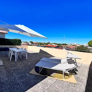 Attichino , Riccione Italia
