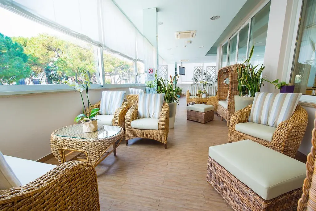 Hotel Cristallo Riccione 4*,
